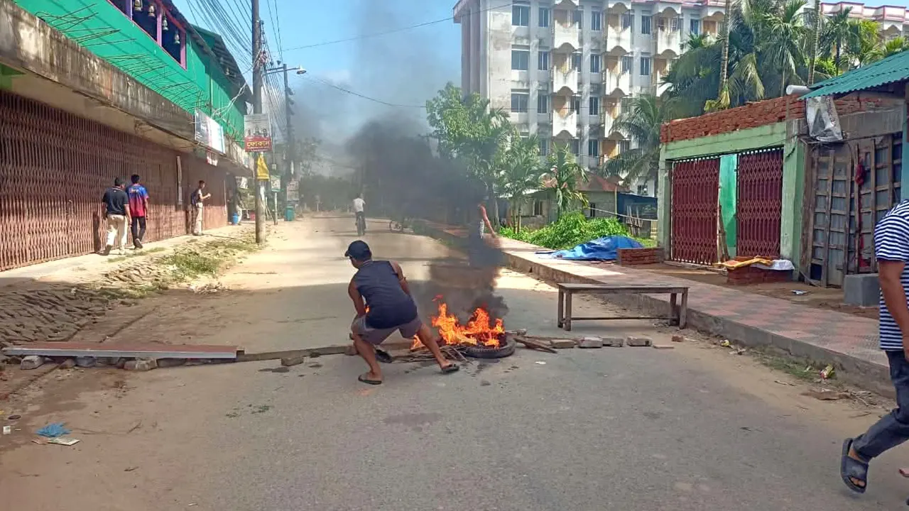 অবরোধে স্থবির খাগড়াছড়ি, থমথমে গুইমারায় টহল জোরদার