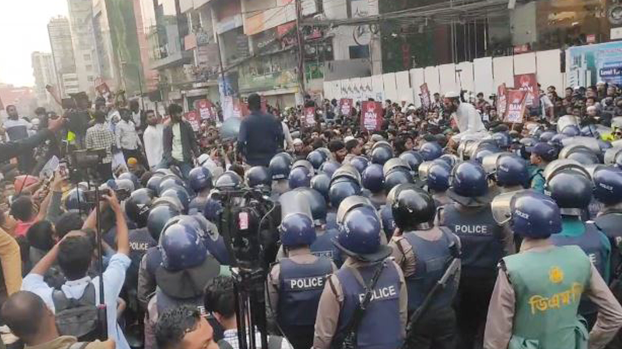 ‘মার্চ টু ইন্ডিয়ান হাইকমিশন’ কর্মসূচিতে পুলিশের বাধা