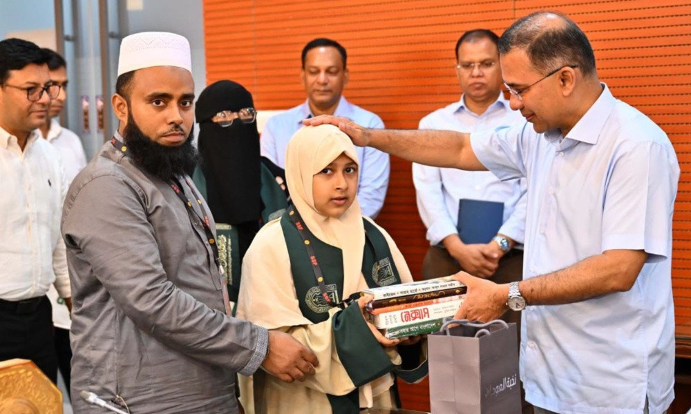 আন্তর্জাতিক প্রতিযোগিতায় বিজয়ী হাফেজদের প্রধানমন্ত্রীর সংবর্ধনা