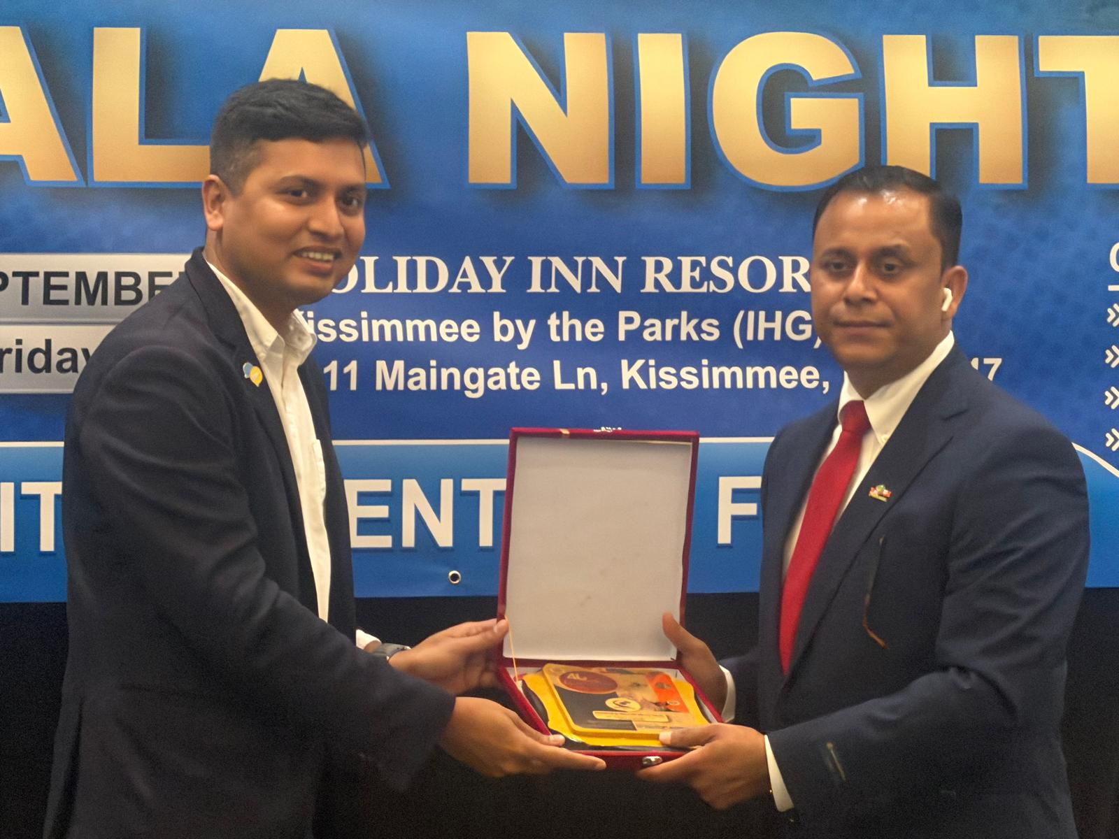 সাংবাদিকতায় বিশেষ অবদানের জন্য মাইনুল ইসলামকে ফোবানার সম্মাননা