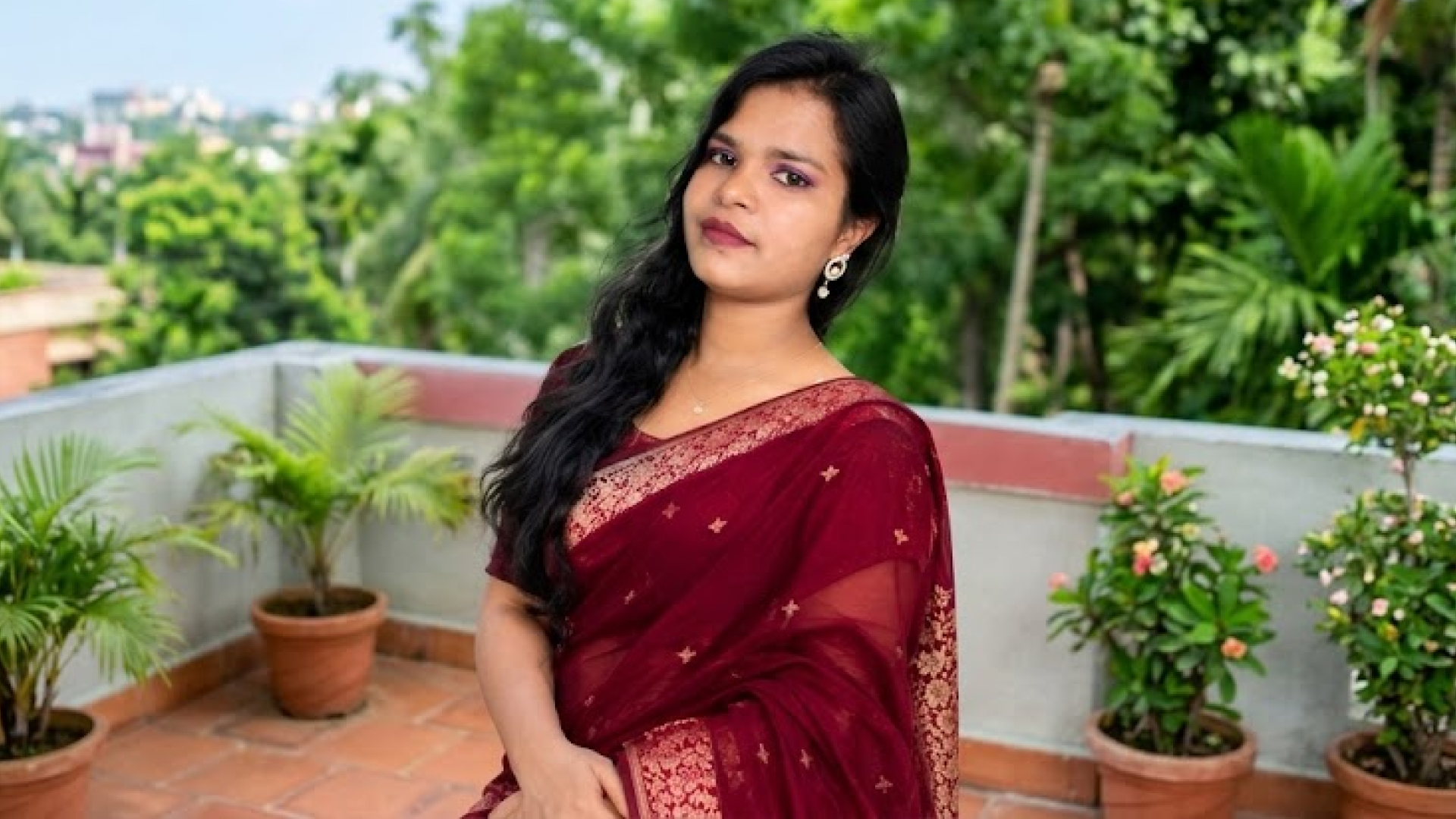 প্রতিবন্ধকতা জয় করে আবৃত্তির মঞ্চে চমক দেখালেন হাজেরা সুলতানা